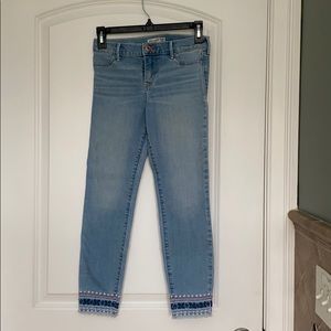 ambercrombie jeans with detailed stitching